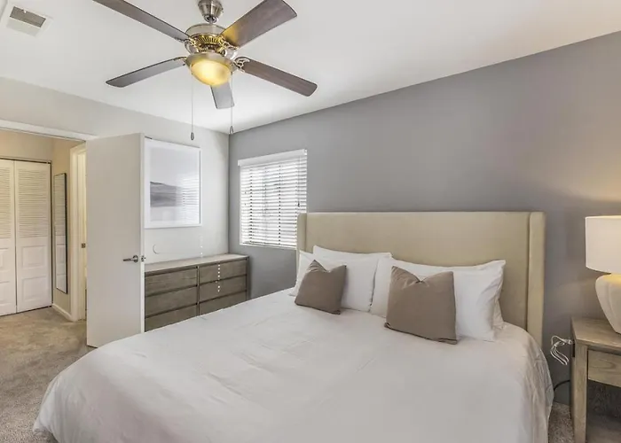 Landing Modern With Amazing Amenities *