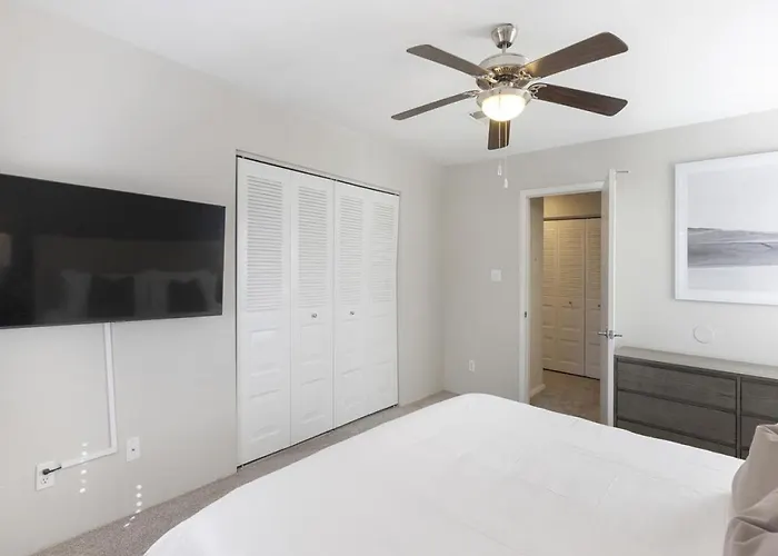 Landing Modern With Amazing Amenities Phoenix